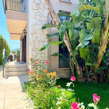 Centrally Located Very Large W Pool Jakuz And Car Park Villa Fethiye