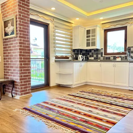 Centrally Located Very Large W Pool Jakuz And Car Park Villa Fethiye