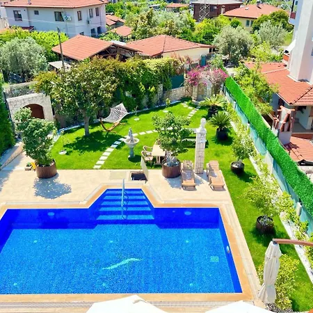 Villa Centrally Located Very Large W Pool Jakuz And Car Park Fethiye