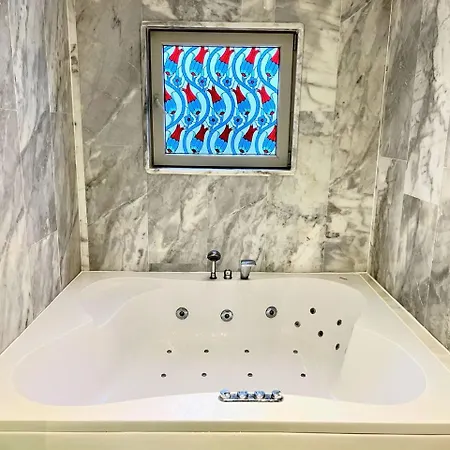 Villa Centrally Located Very Large W Pool Jakuz And Car Park *