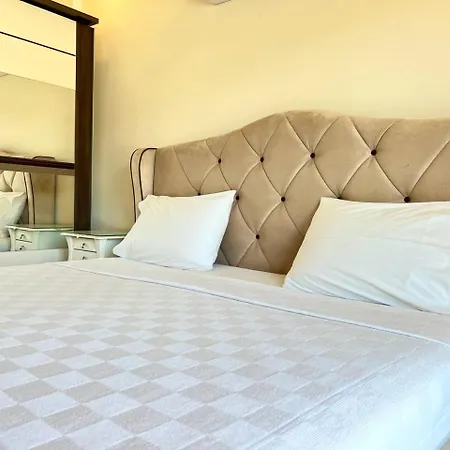 Centrally Located Very Large W Pool Jakuz And Car Park Villa Fethiye