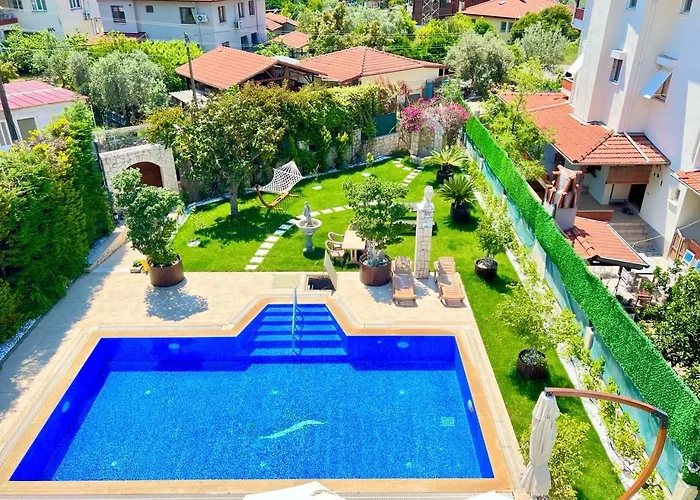Vila Centrally Located Very Large W Pool Jakuz And Car Park Fethiye