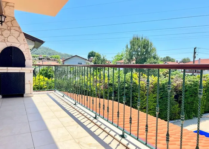 Centrally Located Very Large W Pool Jakuz And Car Park Vila Fethiye